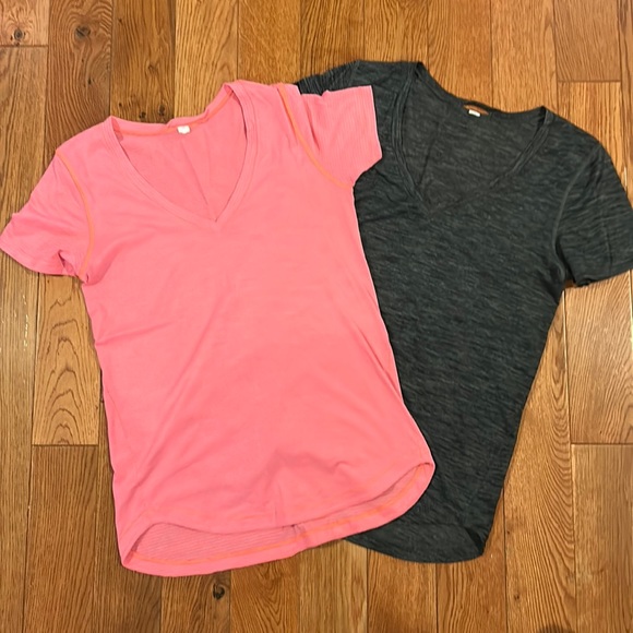 lululemon athletica Tops - Lululemon 2 pack dri fit tee shirts. Size 6/8. Pink and Heathered black.
